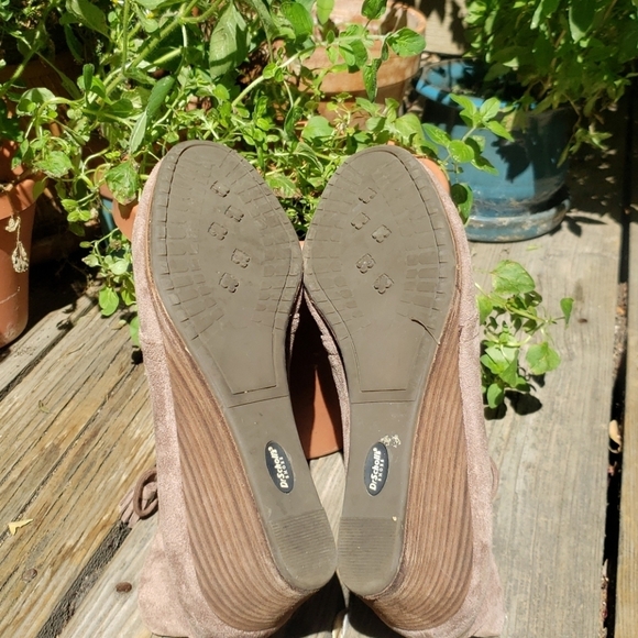 Dr. Scholl's Dakota Wedge Ankle Boot  9 - Picture 13 of 13